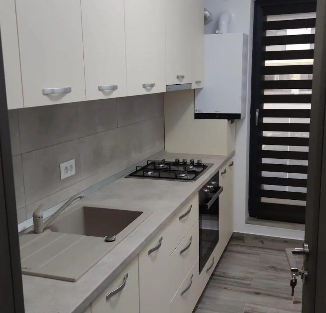 Refined Studio Haven At Exigent Plaza - 08 Bucarest